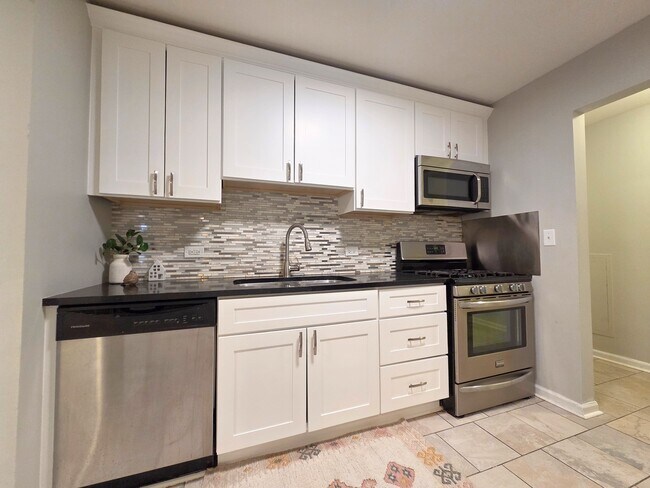 Building Photo - 5001 Carriage Way Dr