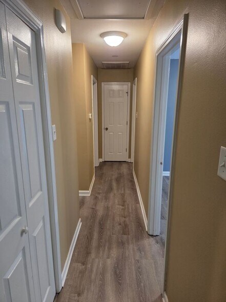 Building Photo - 16115 Bolivar Dr