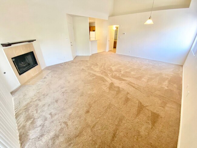 Building Photo - CHARMING SOUTHWEST LAS VEGAS CONDO WITH COMMUNITY AMENITIES