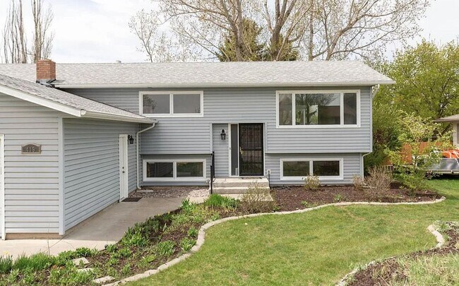 Building Photo - Fully Renovated 4-Bedroom Home, Plus an Office in Prime Bozeman Location