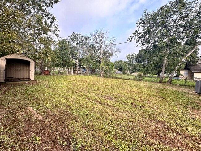 Building Photo - 3 Bed House Close to Historical Downtown Bryan