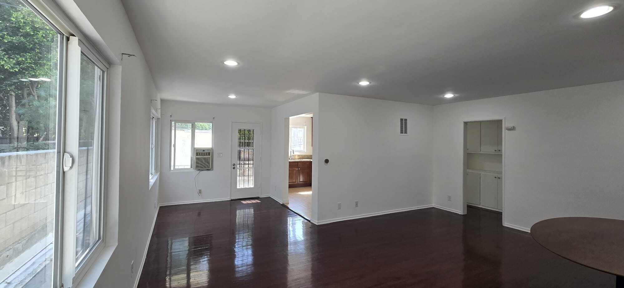 Building Photo - 361 N Hayworth Ave