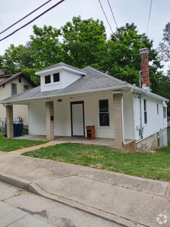 Building Photo - 917 Dockery St
