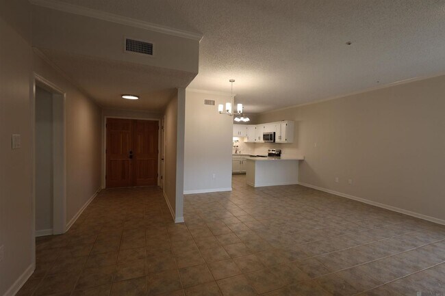 Building Photo - 7640 Lasalle Ave