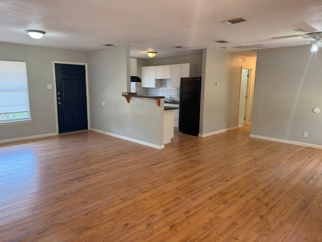 Building Photo - Welcome to 5810 Timberrock!