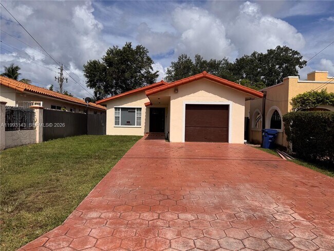Building Photo - 2194 SW 57th Ct