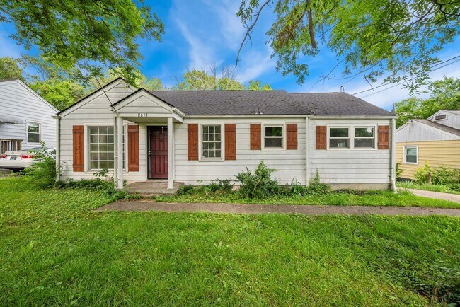 Building Photo - Charming North Nashville Cottage