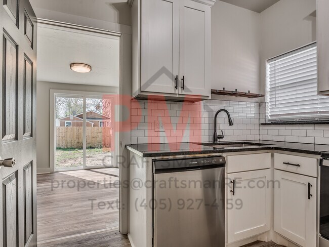 Building Photo - 1620 Linden St