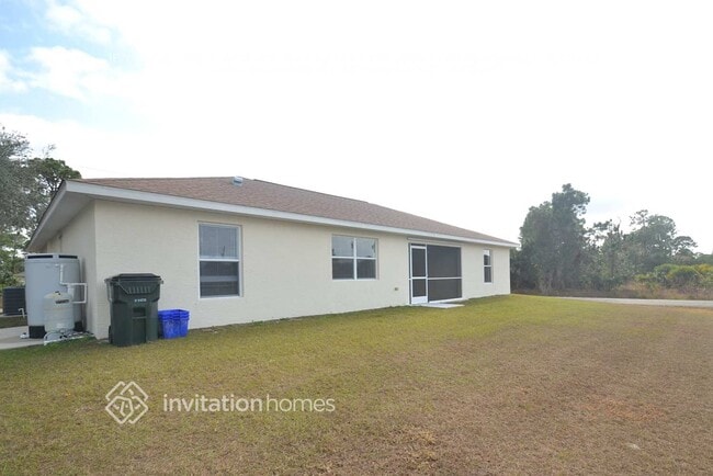 Building Photo - 4893 Fairlane Dr