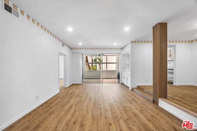 Building Photo - 14144 Dickens St