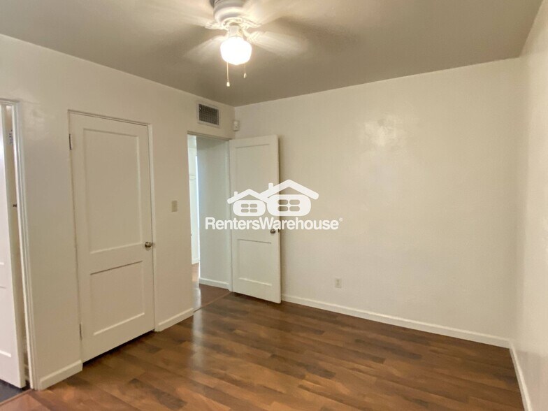 Building Photo - 6140 N 18th Dr