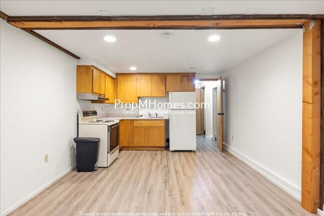 Building Photo - 22665 SW Schaltenbrand Ln