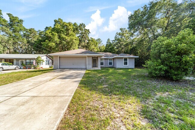 Building Photo - Peaceful 3-Bedroom Home with Open Floor Plan & Two-Car Garage in Rainbow Lakes Estates!