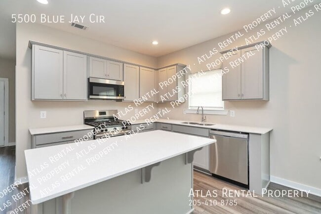 Building Photo - 5500 Blue Jay Cir