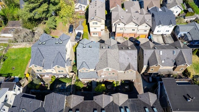 Building Photo - 3Bd/3Ba Seattle Townhouse