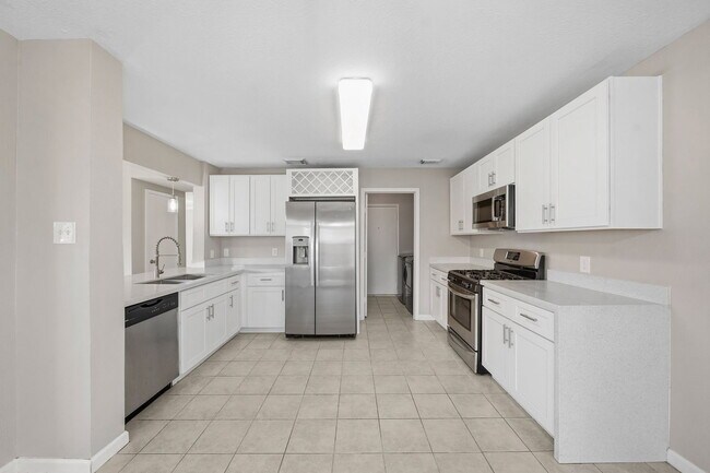 Building Photo - 21619 Knightsbrook Ln