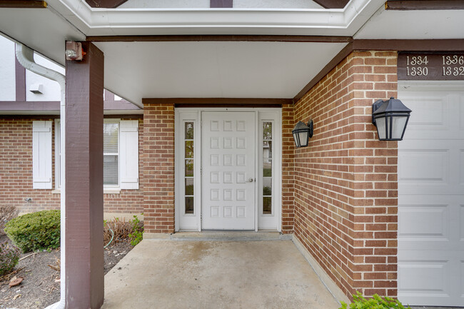 Building Photo - 1330 Cromwell Ct