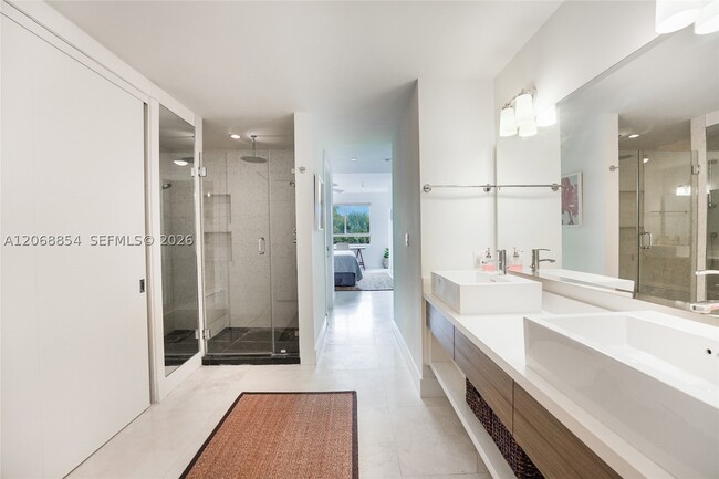Building Photo - 151 Crandon Blvd