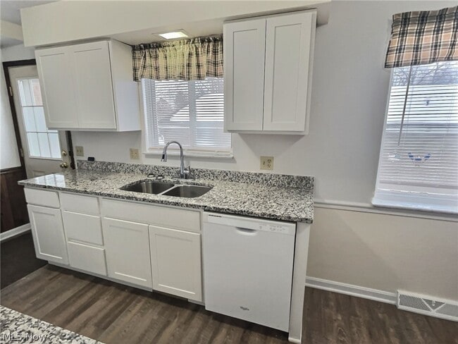 Building Photo - 2566 Graham Rd