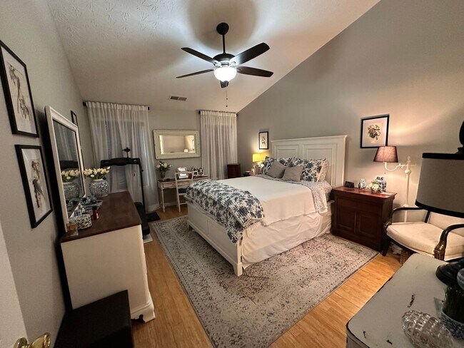 Building Photo - COMING SOON! Beautiful Single Family House with 3 BR and 2 Baths! All Electric, Garage