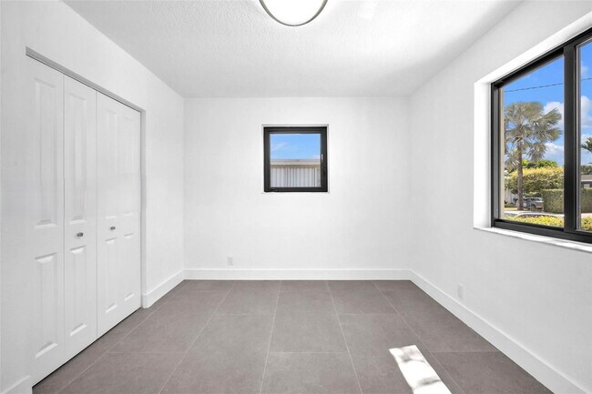 Building Photo - 8011 SW 18th Terrace