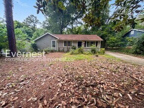 Building Photo - 3-Bed/1.5-Bath Home with Fenced Yard/Pet Friendly/Available Soon!