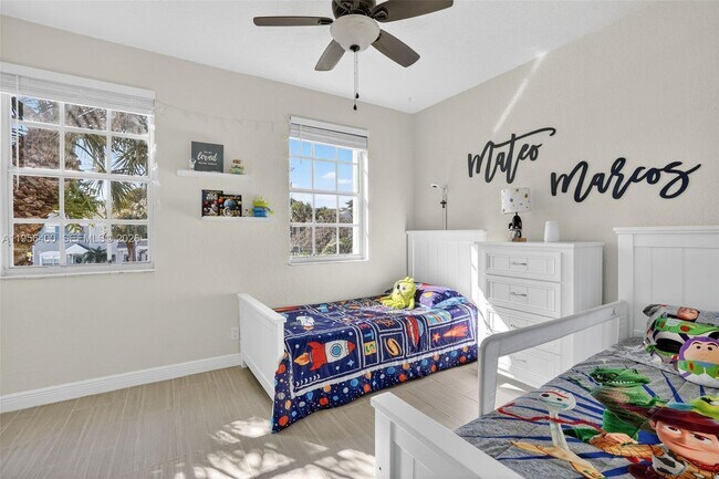 Building Photo - 8251 San Carlos Cir