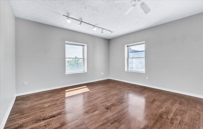 Building Photo - 204 Paxton Ct