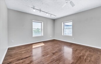 Building Photo - 204 Paxton Ct