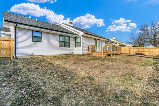 Building Photo - Charming 3-Bedroom Home with Private Backyard Retreat