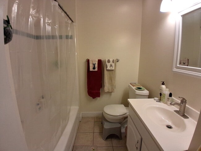 Building Photo - 1541 N 550 W