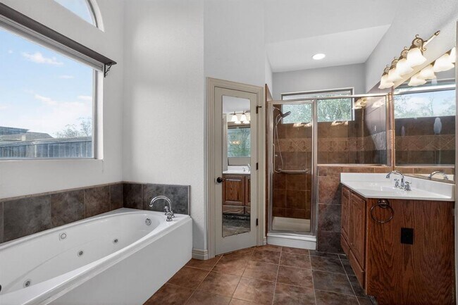 Building Photo - 304 Speed Horse