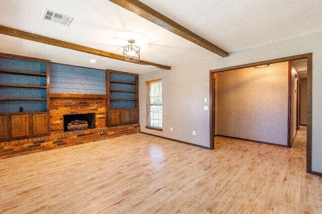 Building Photo - 1425 Venus Cir