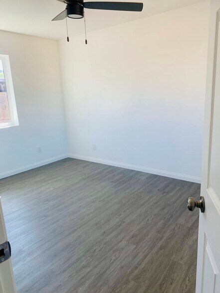 Building Photo - 910 S Maple St