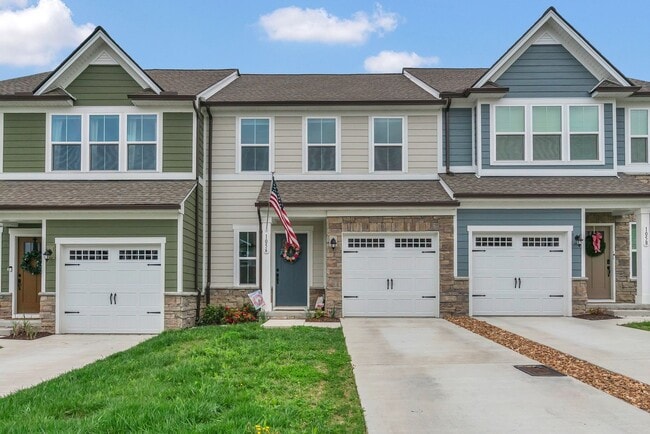 Primary Photo - Beautiful Townhome!! Great Location!!