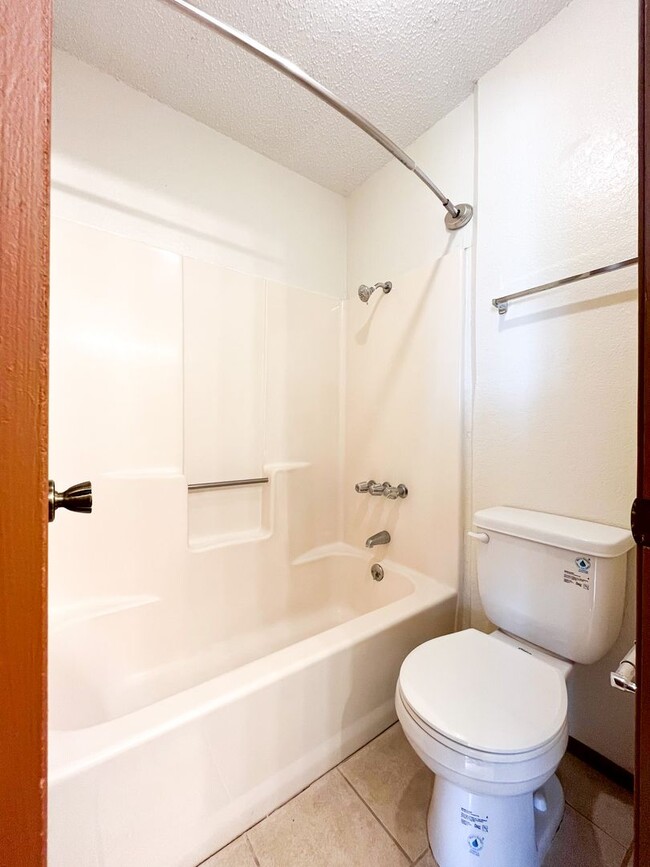 Building Photo - Available NOW!!!! Gorgeous 1 story, 3 bedroom, 2 bath, 2 car garage home with garage door opener....