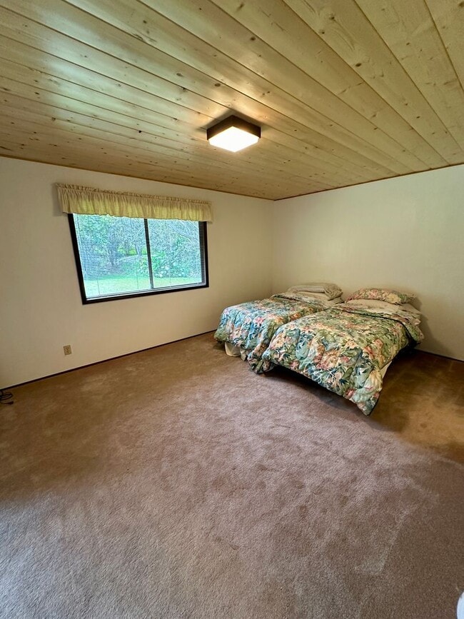 Building Photo - Volcano Golf Course - 3 Bedroom Home