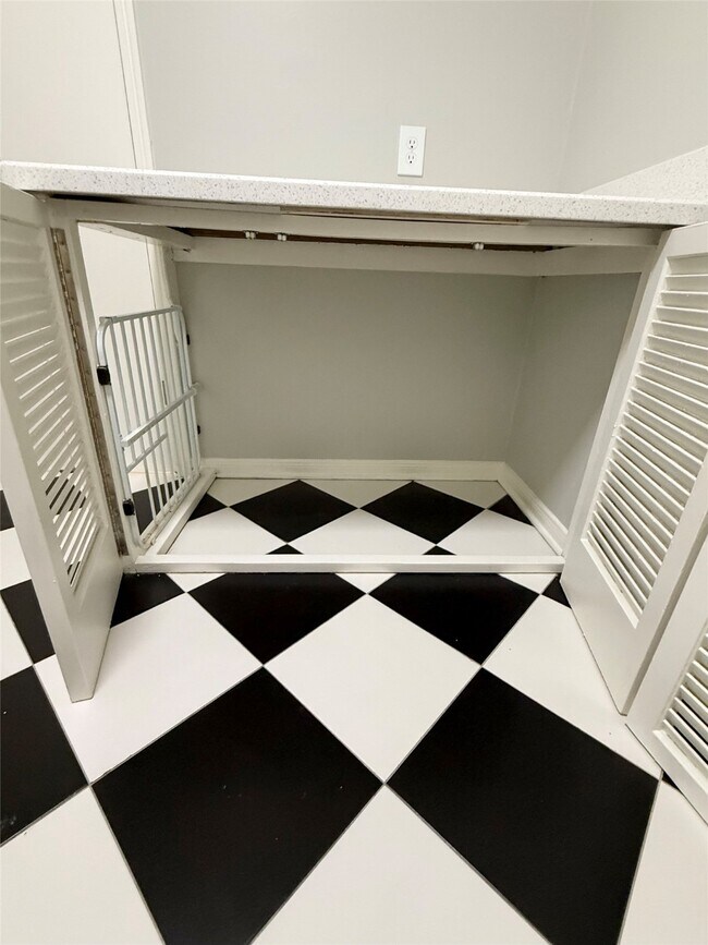 Building Photo - 5231 Alamosa Ln