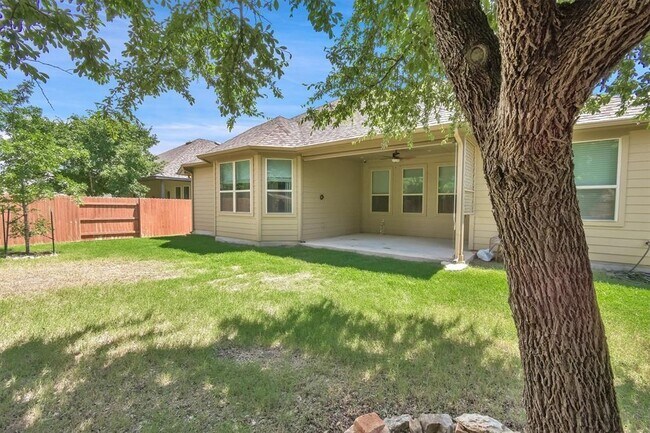 Building Photo - 1405 Highland Ridge Rd