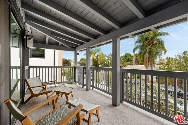 Building Photo - 637 Santa Clara Ave