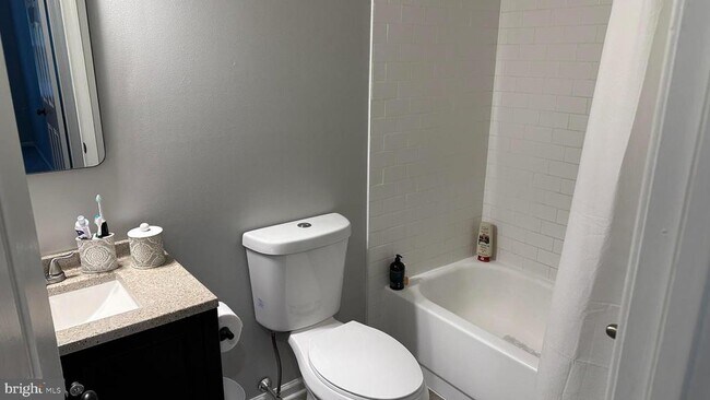 Building Photo - 401 Ferris Ln