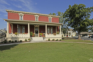 Building Photo - 1631 S Main St