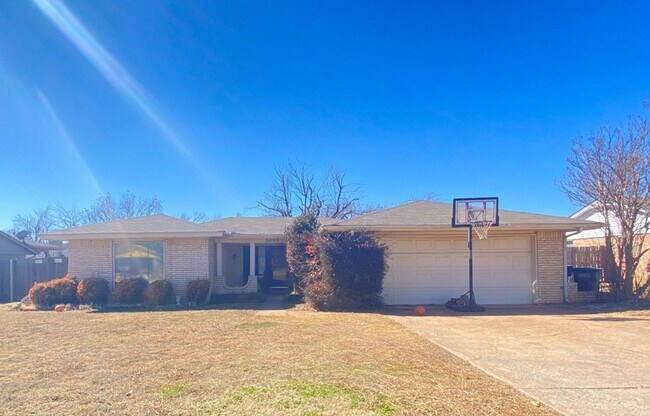 Primary Photo - Very Nice 3 bedroom 2 bath home in Edmond ...