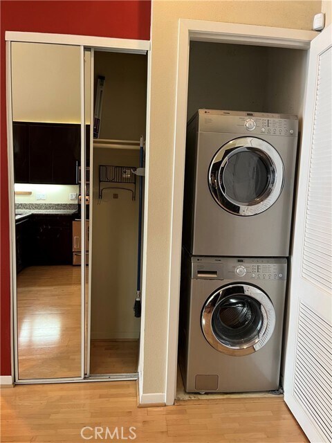 Building Photo - 175 S Lake Ave