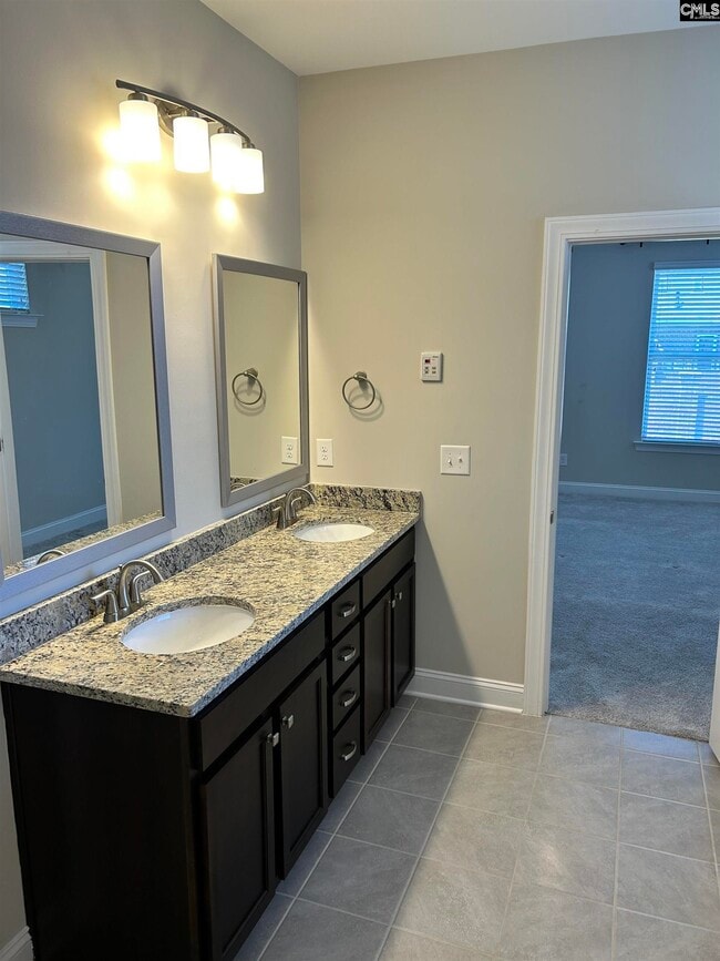 Building Photo - 905 Layton Way