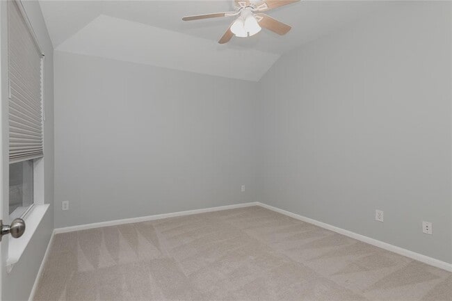 Building Photo - 2 E Pipers Green St