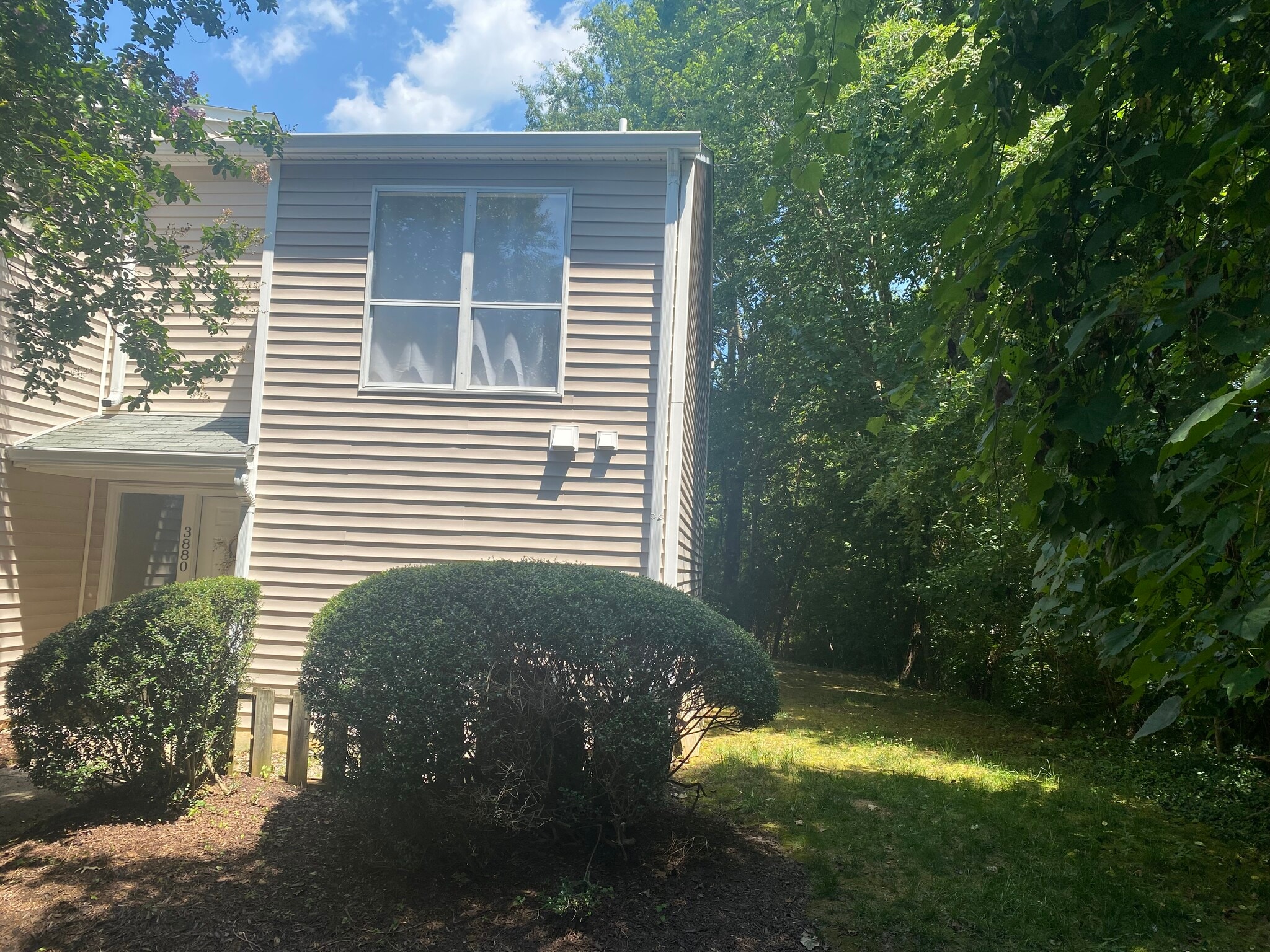 Building Photo - 3880 Staffordshire Ln