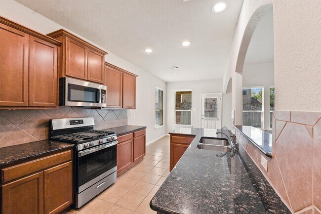 Building Photo - 115 Black Swan Pl
