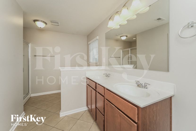 Building Photo - 5334 Hackberry Ln SW