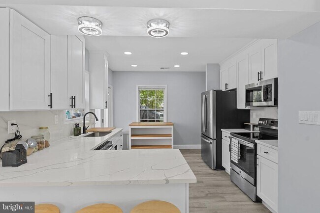 Building Photo - 6117 Blue Whale Ct